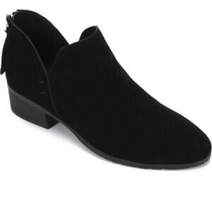 NEW Kenneth Cole Reaction Side Skip Suede Ankle Boot Size 6M